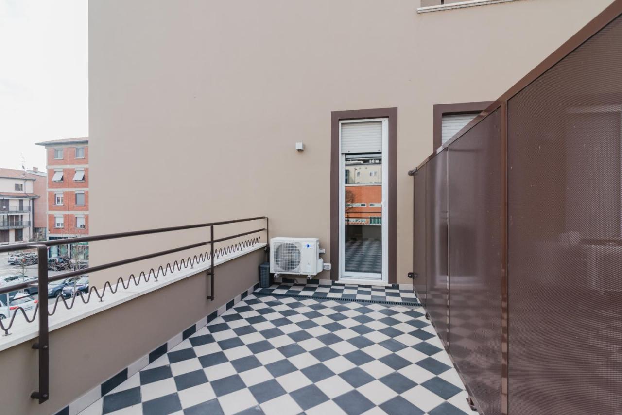 Apartamento Pavia Tower - By Host4U Exterior foto