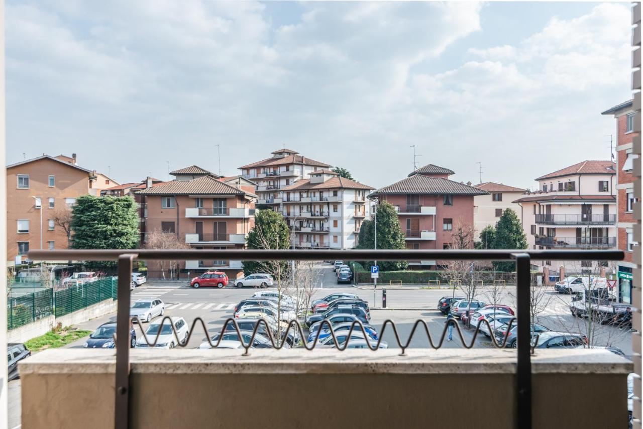 Apartamento Pavia Tower - By Host4U Exterior foto
