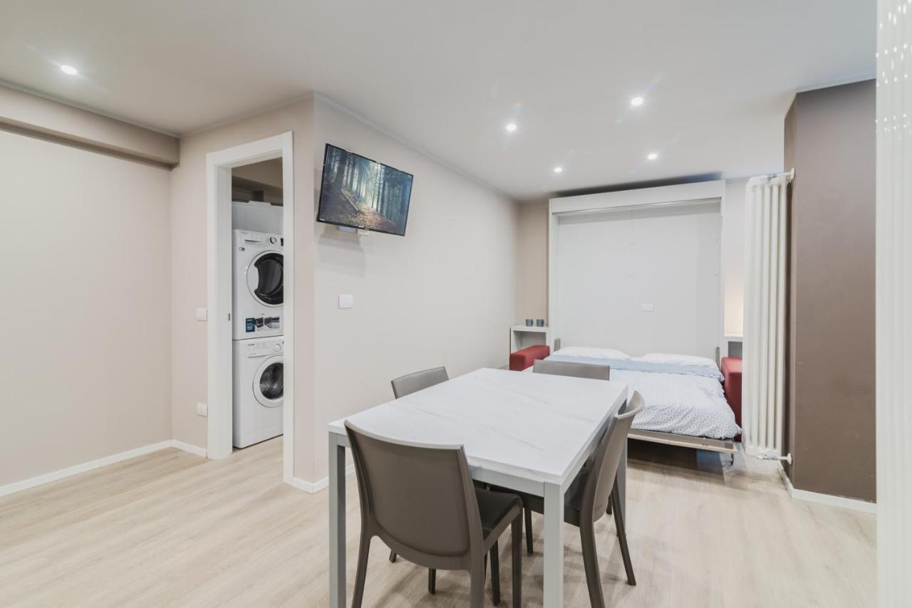 Apartamento Pavia Tower - By Host4U Exterior foto