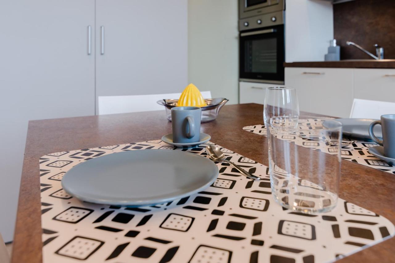 Apartamento Pavia Tower - By Host4U Exterior foto