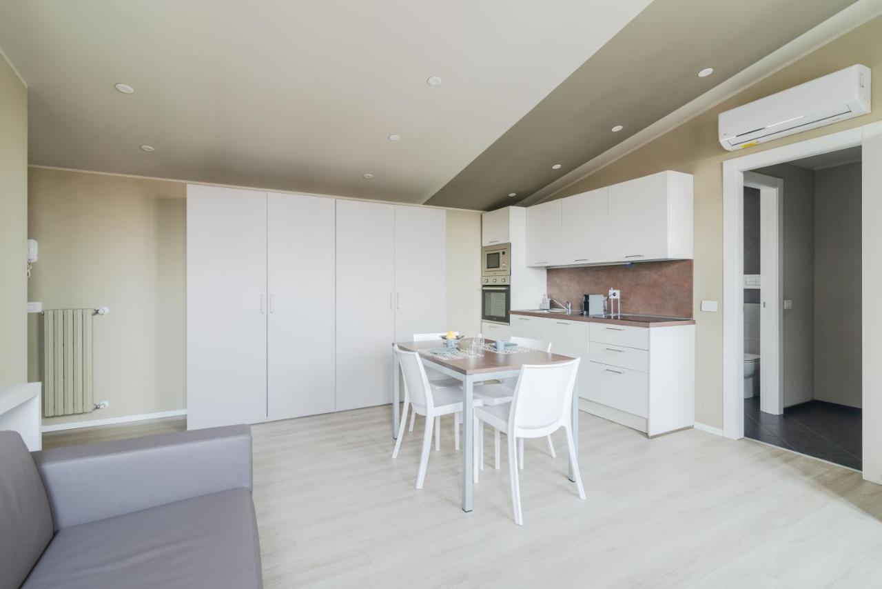 Apartamento Pavia Tower - By Host4U Exterior foto