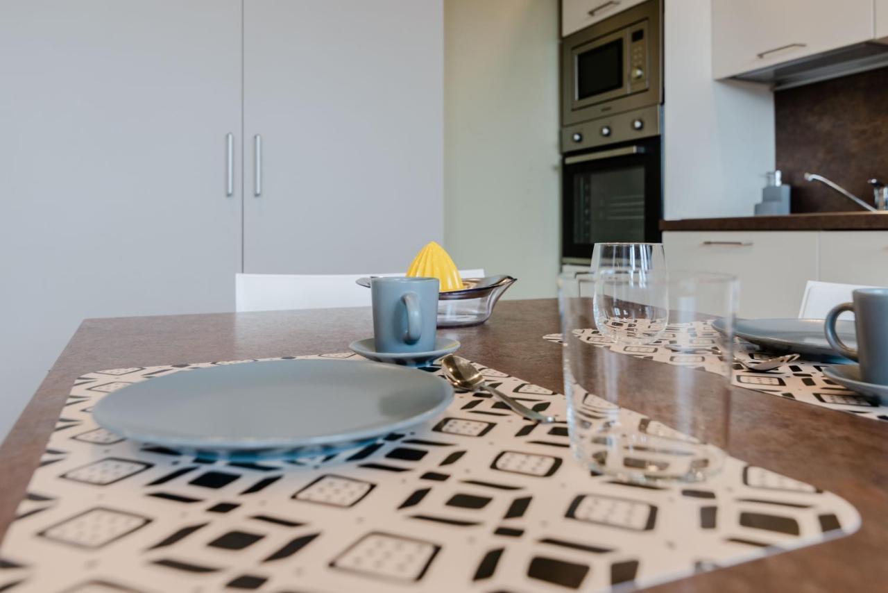 Apartamento Pavia Tower - By Host4U Exterior foto