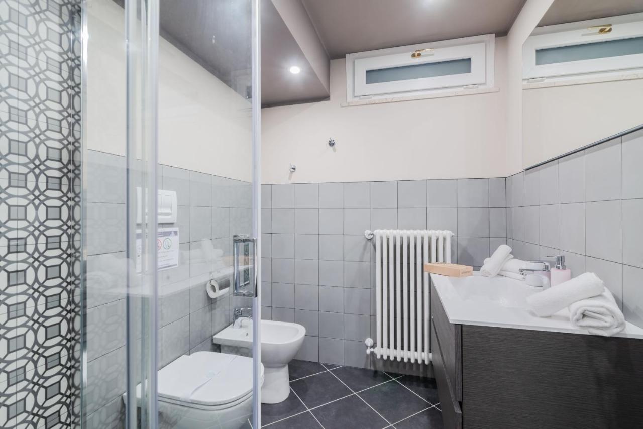 Apartamento Pavia Tower - By Host4U Exterior foto